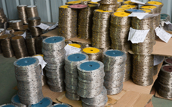 邊緣燒結(jié)金剛石鋸片該如何選擇刀頭部分？