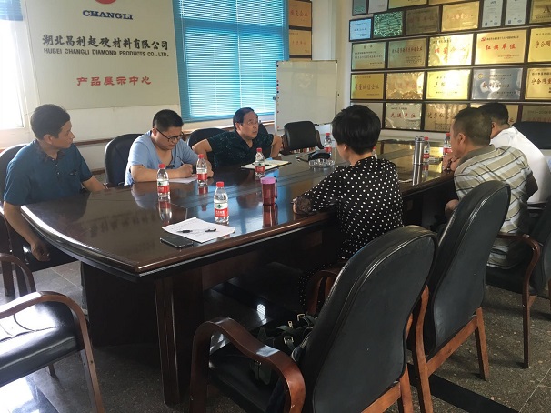 市經信委領導來湖北昌利公司座談，調研金剛石工具產業(yè)發(fā)展情況