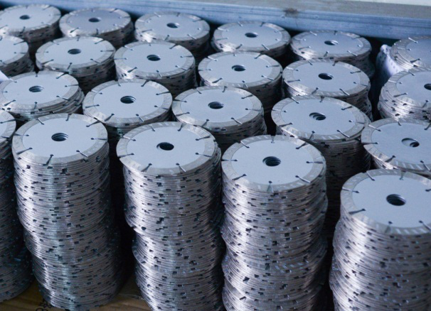 你知道石材專(zhuān)用鋸片冷卻潤(rùn)滑劑由哪些物質(zhì)組成的嗎？