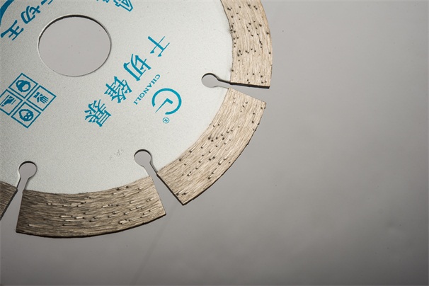 石材鋸片在不同的應(yīng)用階段應(yīng)該使用哪些石材機(jī)械呢？